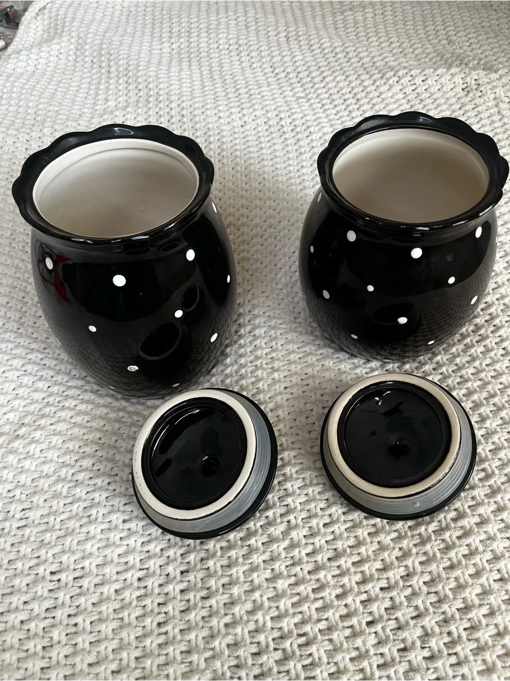 Temp-Tations by Tara Black with White Polka Dot Ceramic Canisters/Lids Set of 2